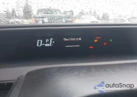 2015 Toyota Prius C Four z USA, uszkodzony, nr VIN JTDKDTB32F1096349